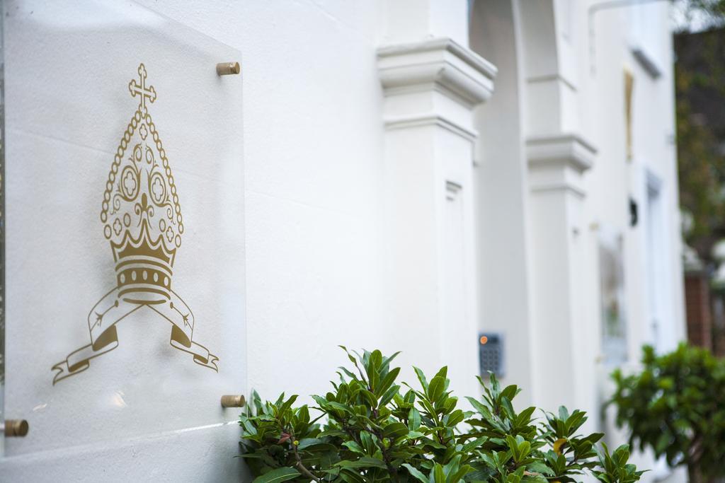 The Bishops Table Hotel Фарнъм Екстериор снимка