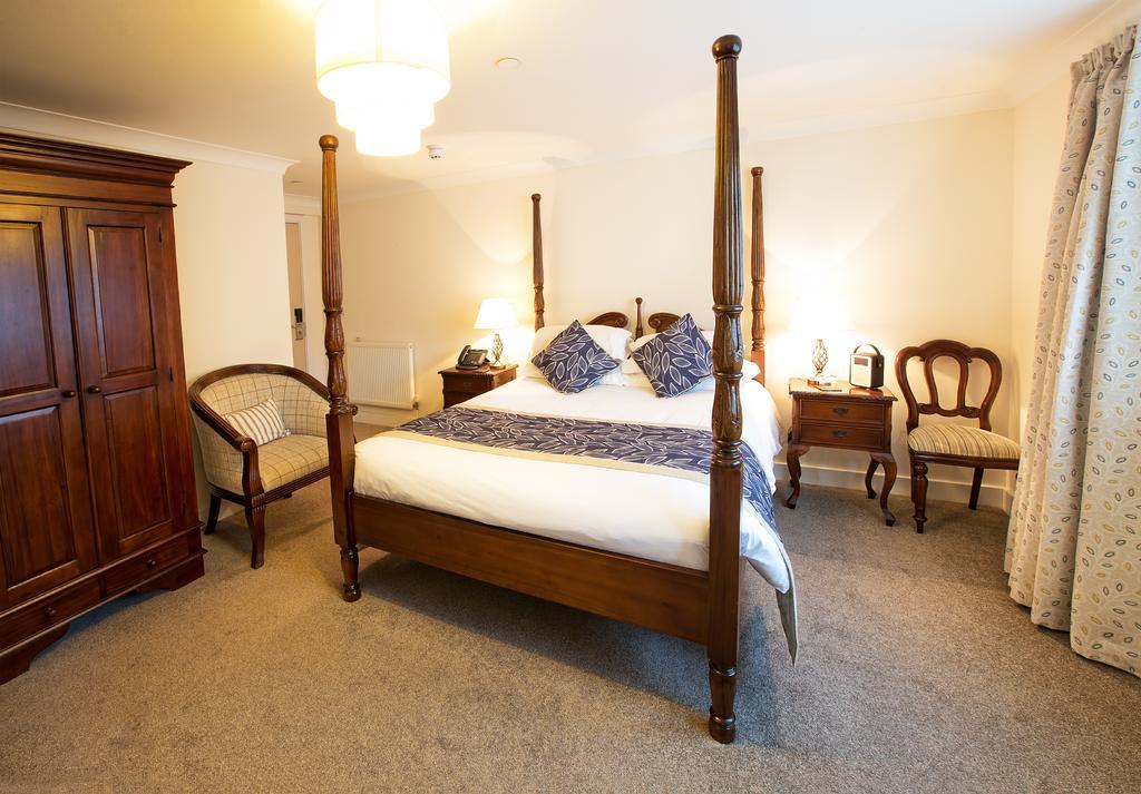 The Bishops Table Hotel Фарнъм Екстериор снимка