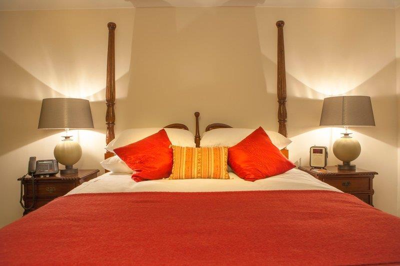 The Bishops Table Hotel Фарнъм Екстериор снимка